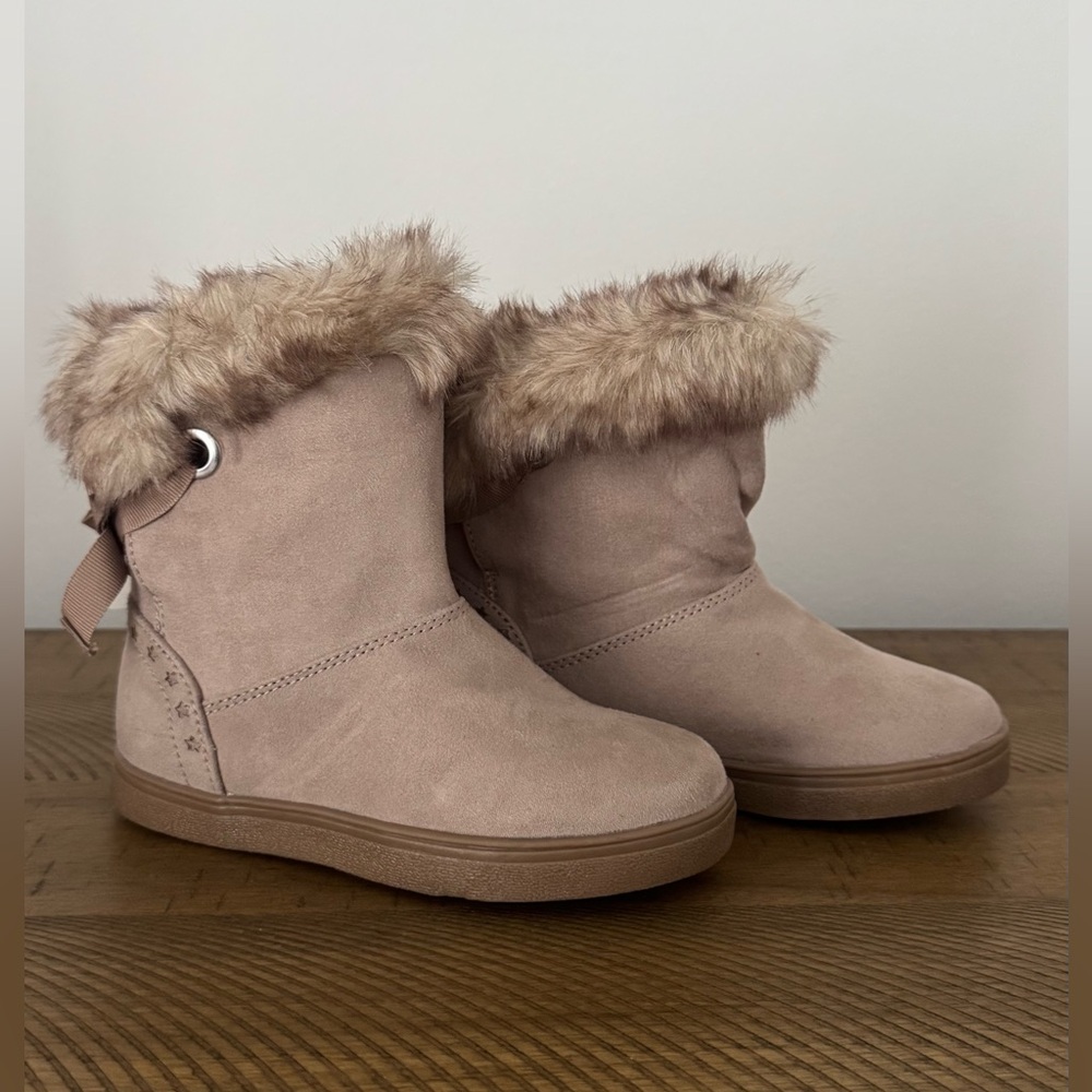 👧🏻  GAP, Fur-Lined, Toddler’s Boots w/Bows 🎀 - size 11